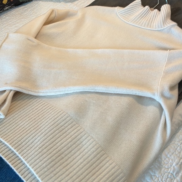 Autumn Cashmere, size medium, excellent condition, bell sleeves gold buttons - Picture 4 of 4